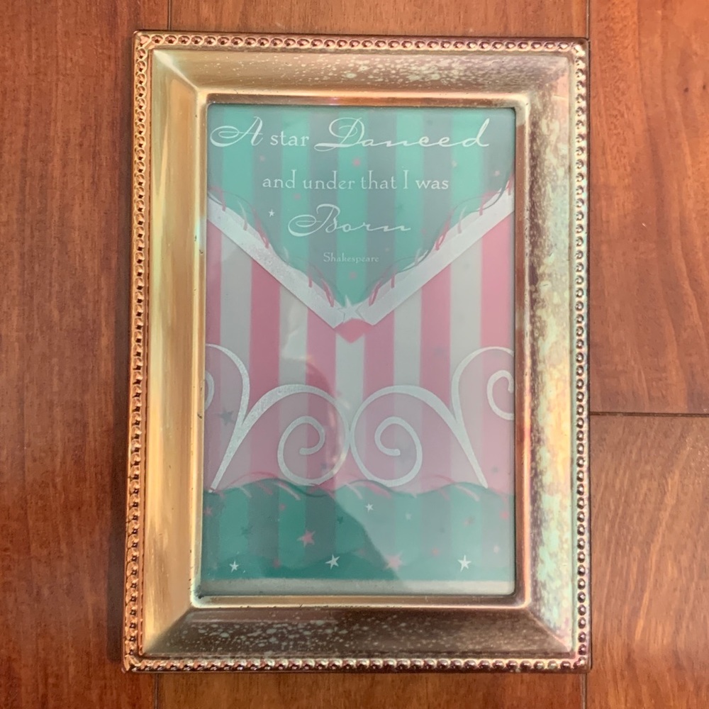 Lawrence Golden Frame